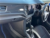Volkswagen T-Roc Image 2