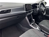 Volkswagen T-Roc Image 2