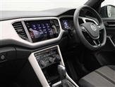 Volkswagen T-Roc Image 2