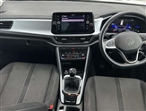 Volkswagen T-Roc Image 2