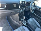 Volkswagen T-Roc Image 2