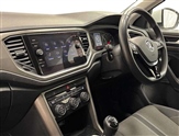 Volkswagen T-Roc Image 2
