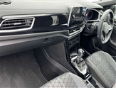 Volkswagen T-Roc Image 2