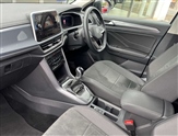 Volkswagen T-Roc Image 2