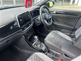 Volkswagen T-Roc Image 2