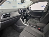 Volkswagen T-Roc Image 2