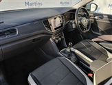 Volkswagen T-Roc Image 2