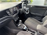 Volkswagen T-Roc Image 2