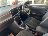 Volkswagen T-Roc Image 2