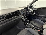 Volkswagen T-Roc Image 2
