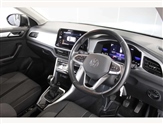Volkswagen T-Roc Image 6