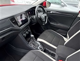 Volkswagen T-Roc Image 2