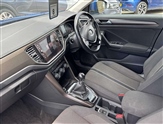 Volkswagen T-Roc Image 2