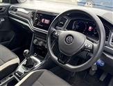 Volkswagen T-Roc Image 6