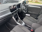 Volkswagen T-Roc Image 2