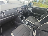 Volkswagen T-Roc Image 2