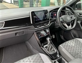 Volkswagen T-Roc Image 2