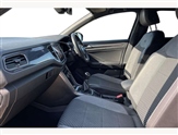 Volkswagen T-Roc Image 2