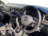 Volkswagen T-Roc Image 6