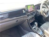 Volkswagen T-Roc Image 2