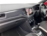 Volkswagen T-Roc Image 2