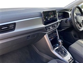 Volkswagen T-Roc Image 2