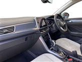 Volkswagen T-Roc Image 2