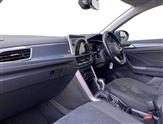 Volkswagen T-Roc Image 2