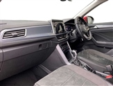 Volkswagen T-Roc Image 2