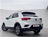 Volkswagen T-Roc Image 2