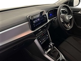 Volkswagen T-Roc Image 2