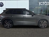 Volkswagen Touareg Image 4