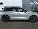Volkswagen Touareg Image 4
