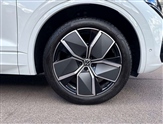 Volkswagen Touareg Image 5