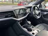 Volkswagen Touareg Image 2