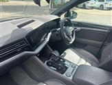 Volkswagen Touareg Image 2