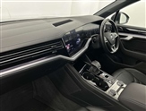 Volkswagen Touareg Image 2