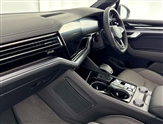 Volkswagen Touareg Image 2