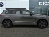 Volkswagen Touareg Image 4