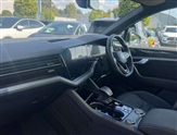 Volkswagen Touareg Image 2