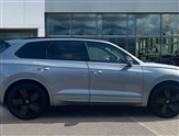Volkswagen Touareg Image 4