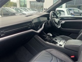 Volkswagen Touareg Image 2