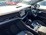 Volkswagen Touareg Image 2