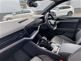 Volkswagen Touareg Image 2