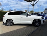 Volkswagen Touareg Image 4