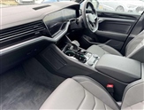 Volkswagen Touareg Image 2