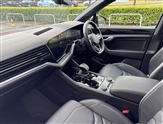 Volkswagen Touareg Image 2