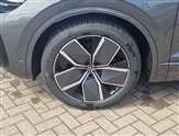 Volkswagen Touareg Image 5