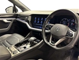Volkswagen Touareg Image 6