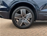 Volkswagen Touareg Image 5